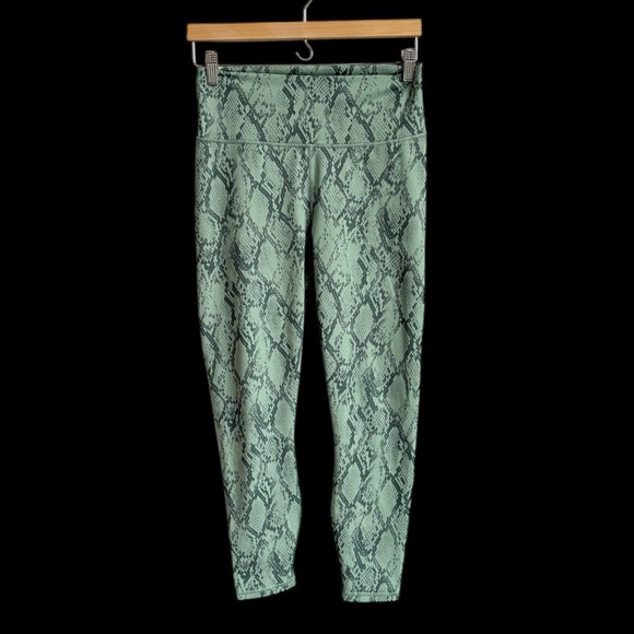 Fabletics Powerhold Green Snake Print Leggings Medium - Picture 3 of 3